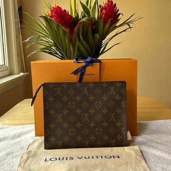 🛵 LOUIS VUITTON TOILETRY POUCH 26 🛵 - Picture 5 of 15